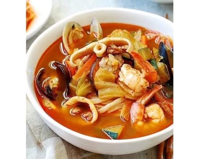 Hot and Spicy Seafood Udon.