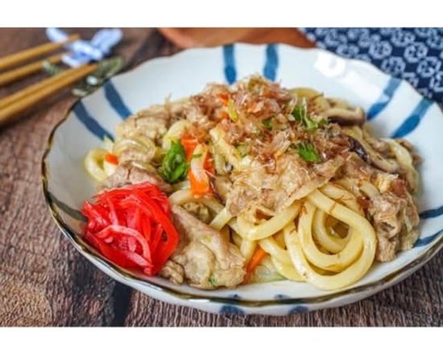 Yaki Udon (Fried Noodle).