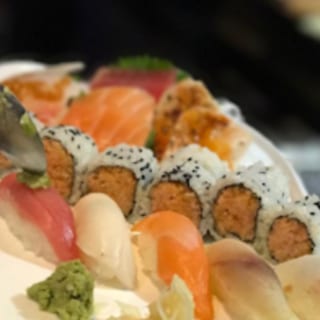 P11.Sushi and Sashimi ( Susaca ) Dinner