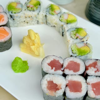 3 Rolls Maki Lunch (From 11.30 - 5. 00 PM)
